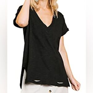 Umgee Oversized‎ Black Distressed Raw Hem V-Neck Tee SZ Small